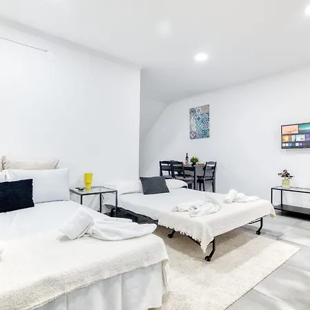 Apartmán Flat With Garden *