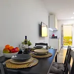 Flat With Garden Lizbona