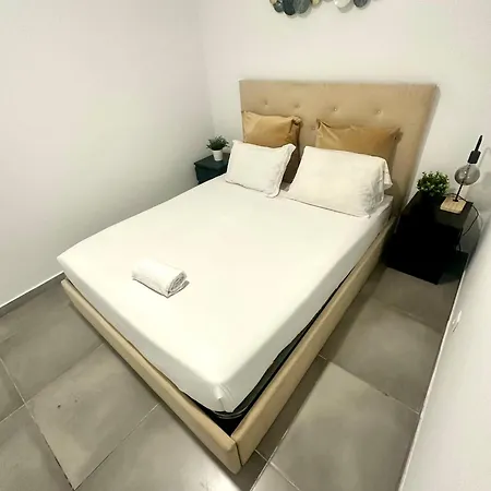 Central Flat With Garden *