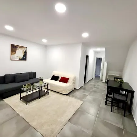 Central Flat With Garden Lisbon