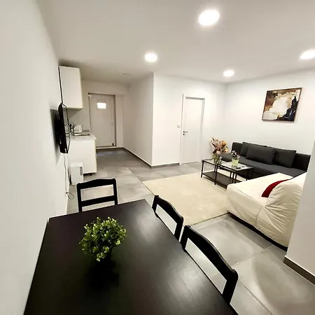 Apartment Central Flat With Garden