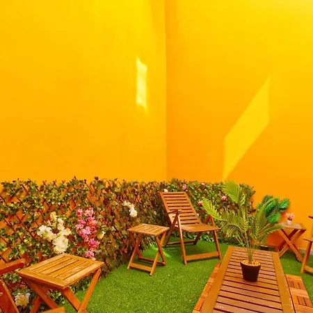 Flat With Garden דירה