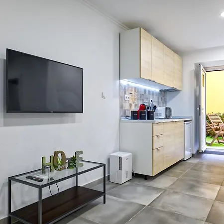 דירה Flat With Garden ליסבון